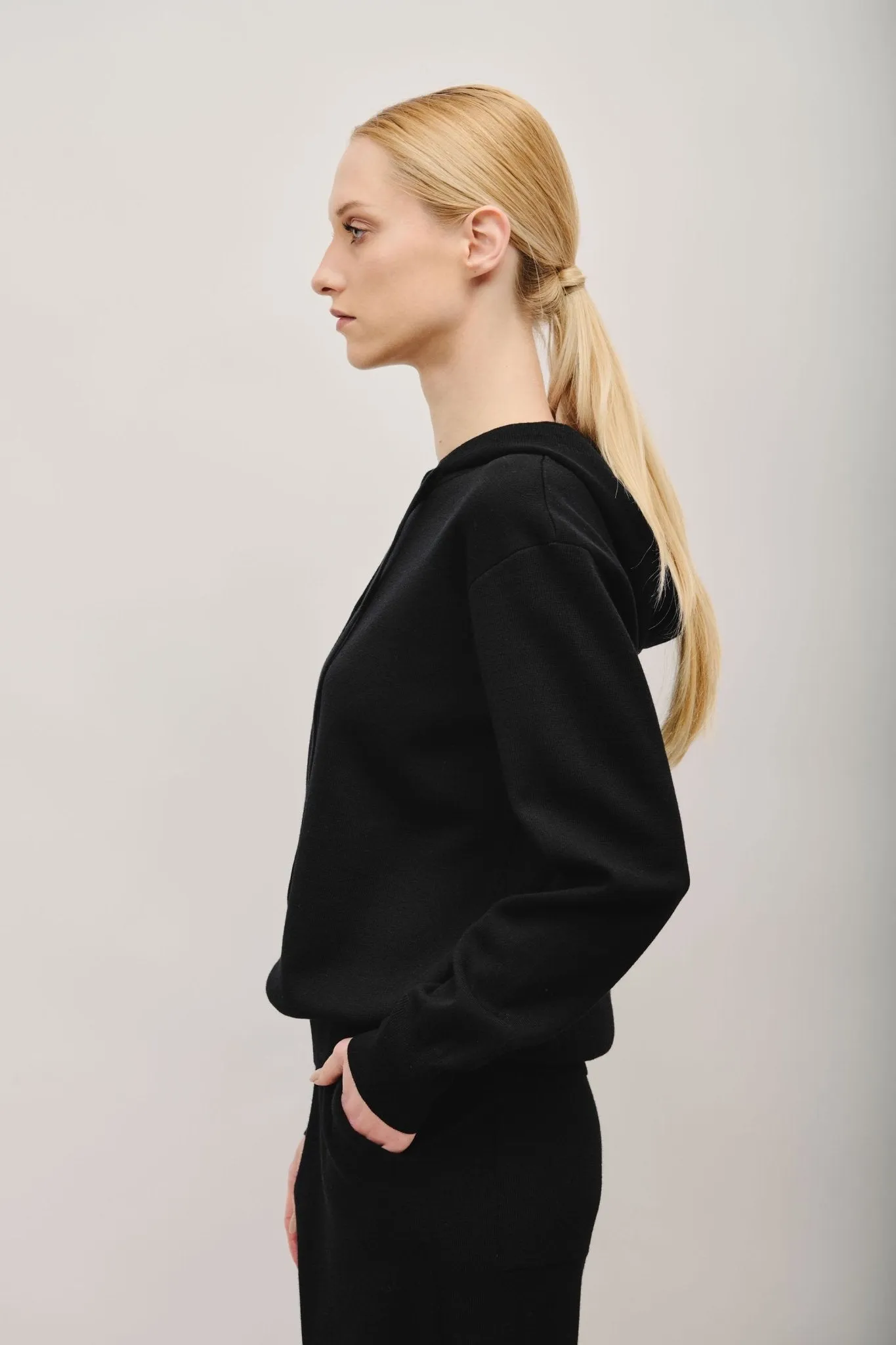 NELLO wool hoodie sweatshirt (Black)