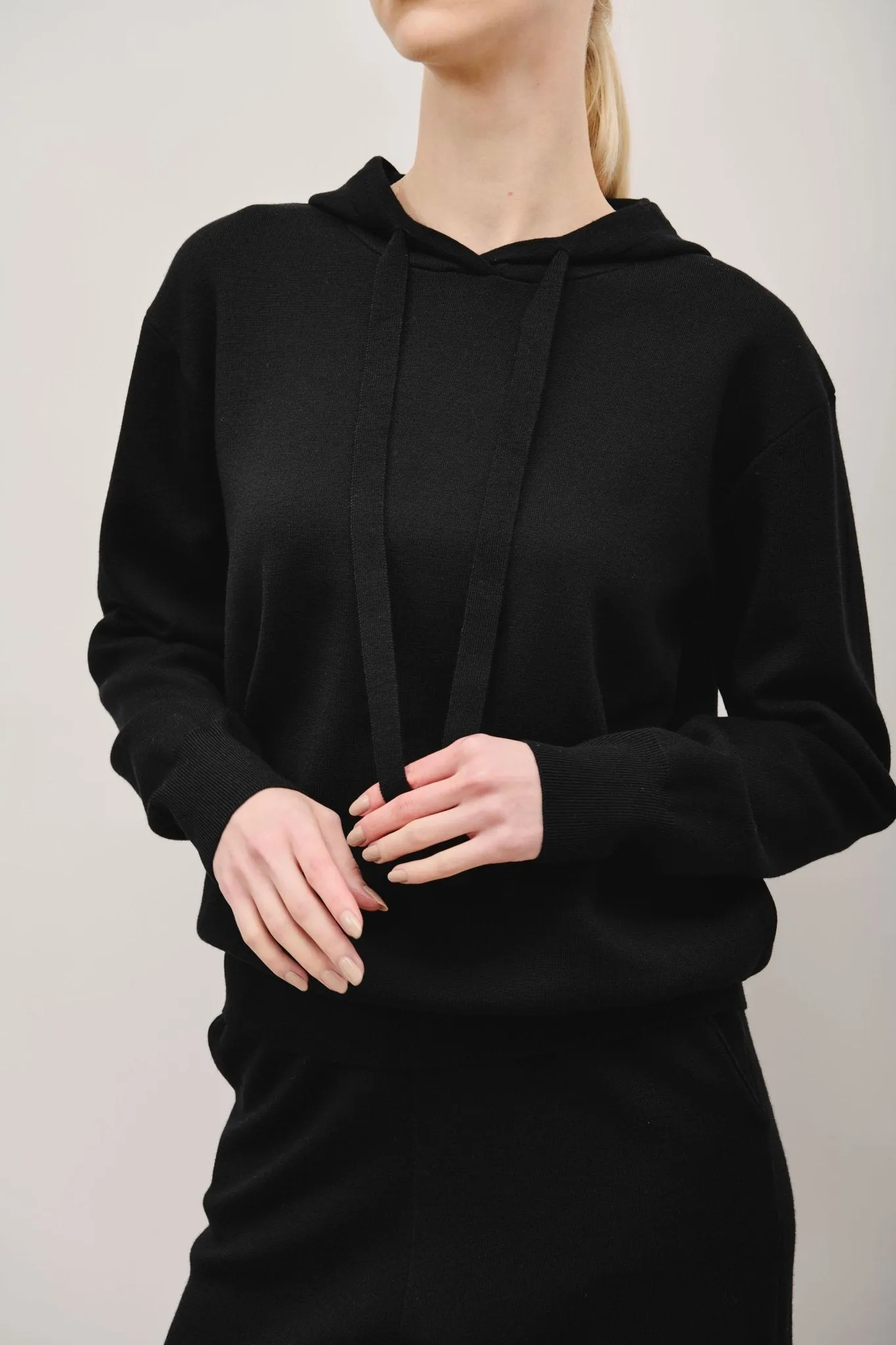 NELLO wool hoodie sweatshirt (Black)